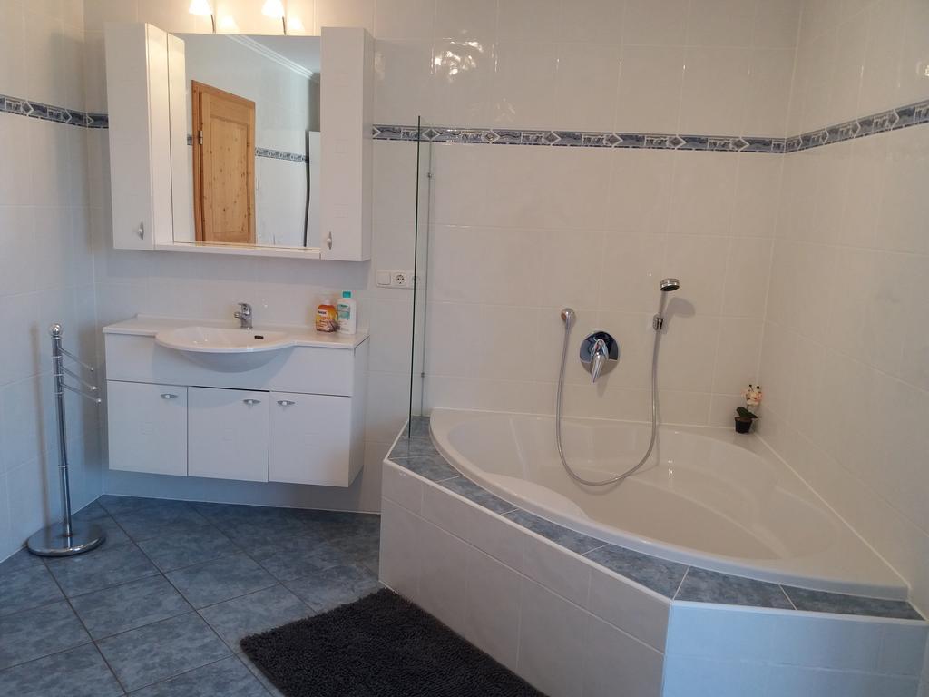 Ferienwohnung Mit Bergblick Унтерамергау Екстериор снимка